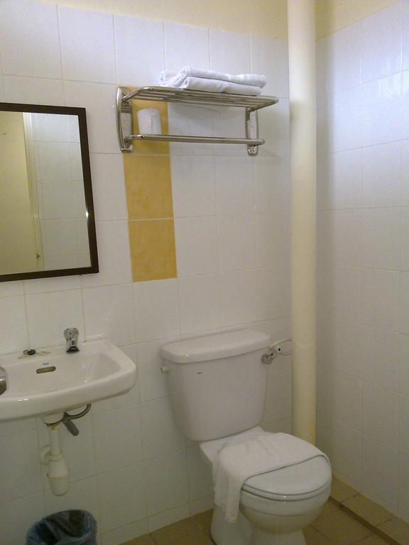 World Youth Hotel Ayer Keroh Værelse billede