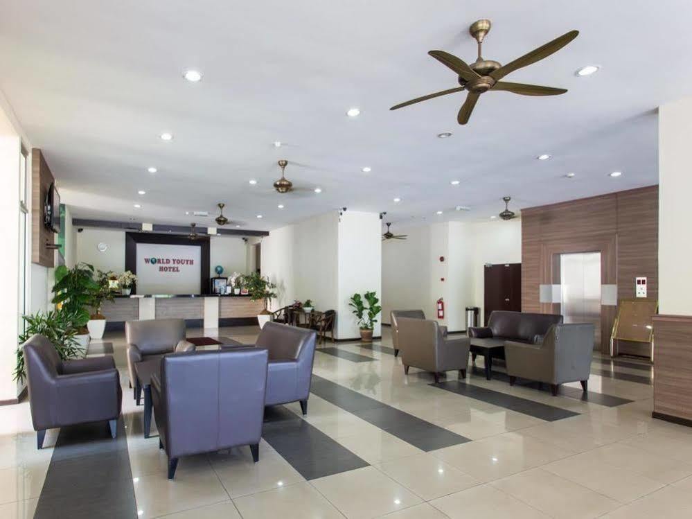 World Youth Hotel Ayer Keroh Eksteriør billede