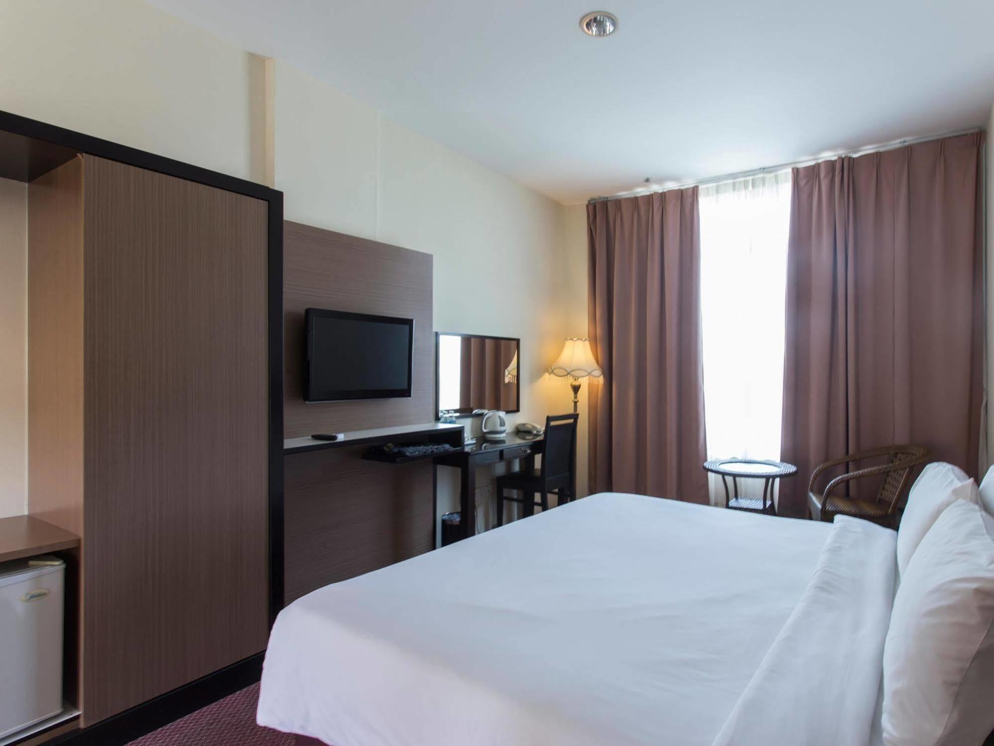 World Youth Hotel Ayer Keroh Eksteriør billede
