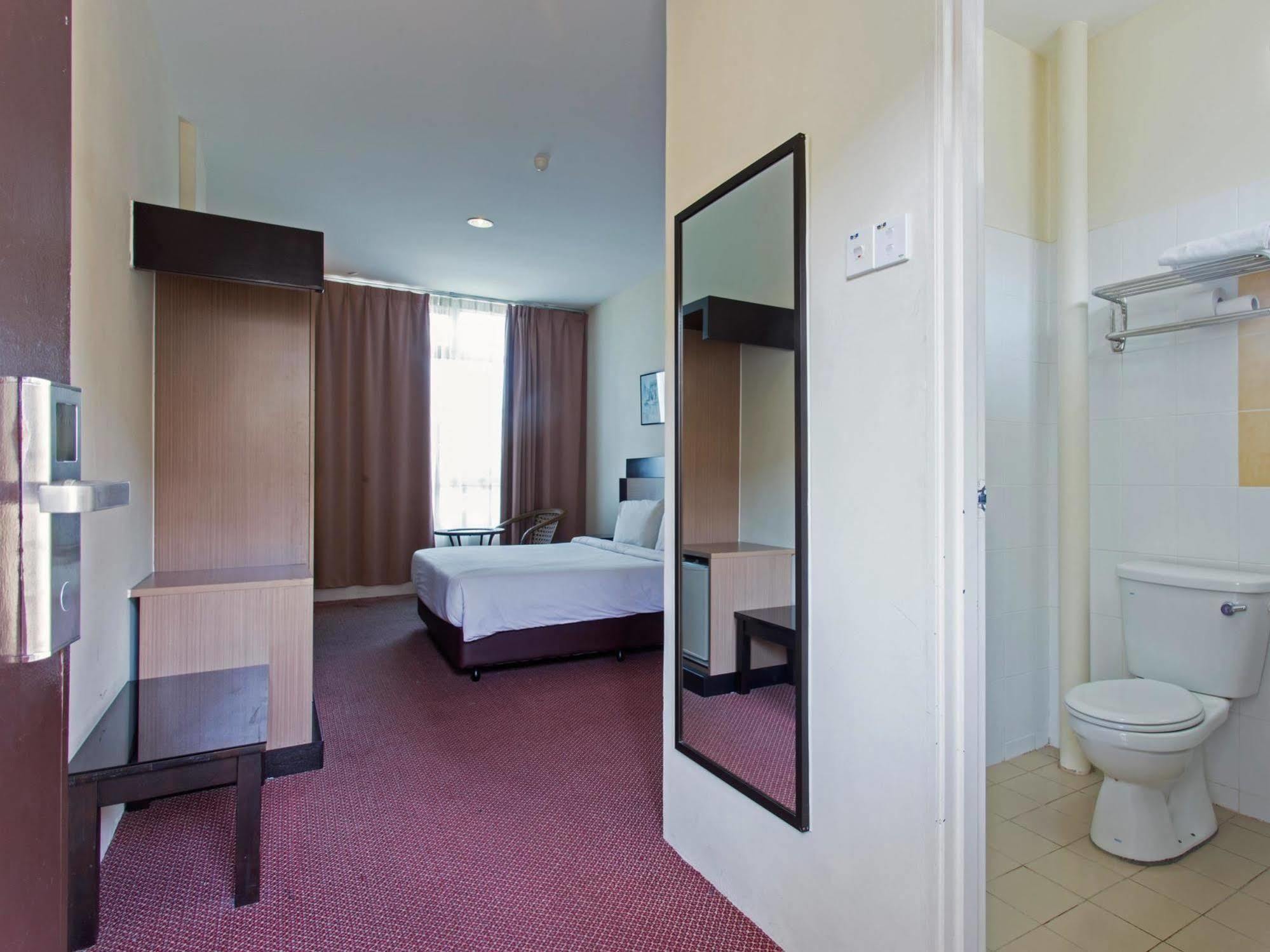 World Youth Hotel Ayer Keroh Eksteriør billede