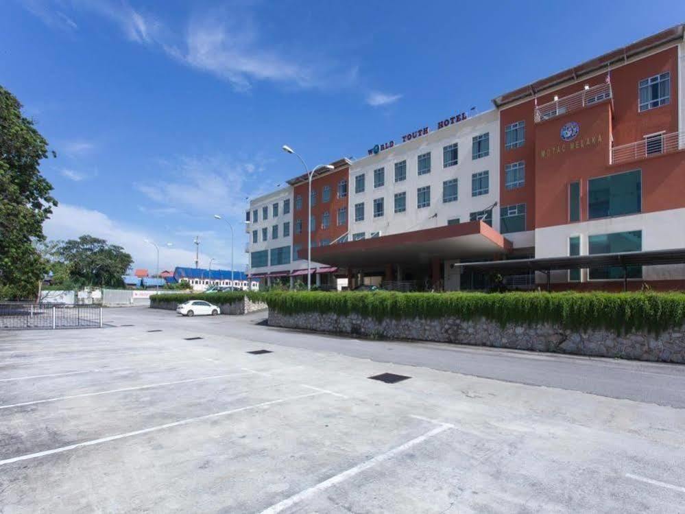 World Youth Hotel Ayer Keroh Eksteriør billede