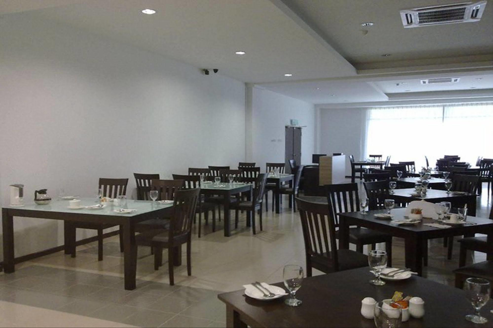 World Youth Hotel Ayer Keroh Eksteriør billede